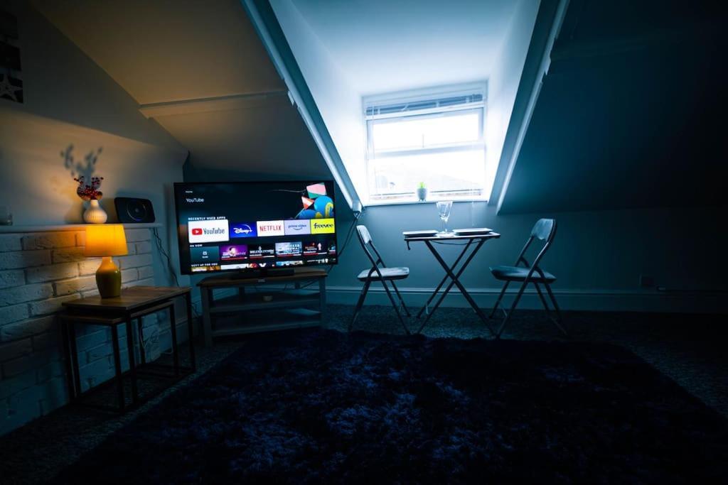 The Beach Suite - Top Floor With Easy Invest Lowestoft Exteriör bild
