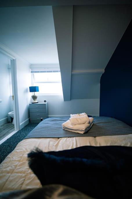 The Beach Suite - Top Floor With Easy Invest Lowestoft Exteriör bild