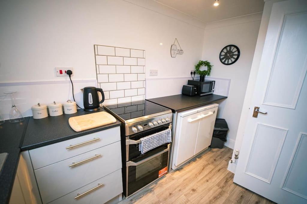 The Beach Suite - Top Floor With Easy Invest Lowestoft Exteriör bild